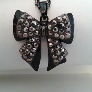 CRAZY FOR BOWS Black and Crystal Necklace